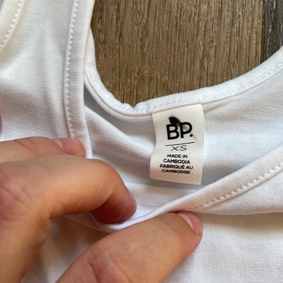 🌟5 for $25🌟 NWOT White Long Double Scoop Tank Top - Picture 5 of 6